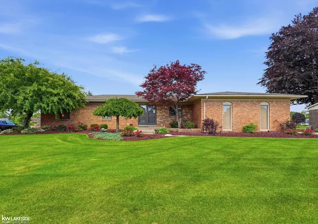 Photo 3 of Single Family Residence at 54416 Blue Cloud Dr, Shelby Twp, MI 48315 | MLS# 50213818 | | Sold on 2026-08-07