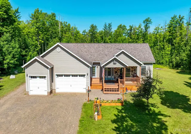 Homes for sale in L'anse, MI | 17423 Ford Farm Rd, L'anse, MI 49946 | MLS# 50214124