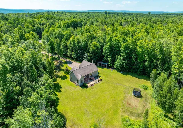 Homes for sale in L'anse, MI | 17423 Ford Farm Rd, L'anse, MI 49946 | MLS# 50214124