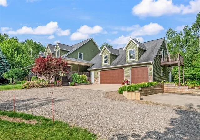 Photo 4 of Single family home for sale at 6299 W Falmouth Rd, Mc Bain, MI 49657 | MLS# 70542989 | Listing updated on 2026-08-31