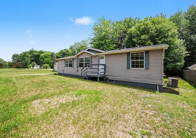 Homes for sale in Pinconning, MI | 1717 W Townline 16 Rd, Pinconning, MI 48650 | MLS# 50213801