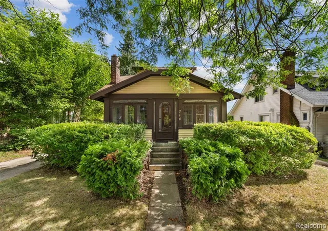 1st image of 714 N Chevrolet Ave, Flint, MI 48504 | MLS# 61022540