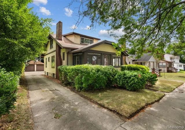 2nd image of 714 N Chevrolet Ave, Flint, MI 48504 | MLS# 61022540