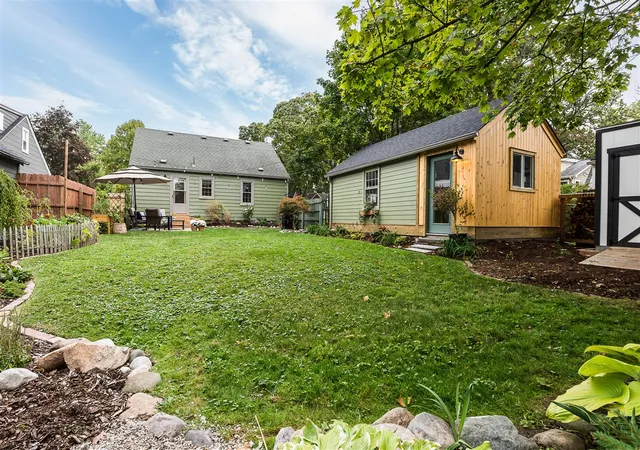 Photo 2 of Single family home for sale at 912 Hutchins Ave, Ann Arbor, MI 48103 | MLS# 70519844 | Listing updated on 2026-04-02