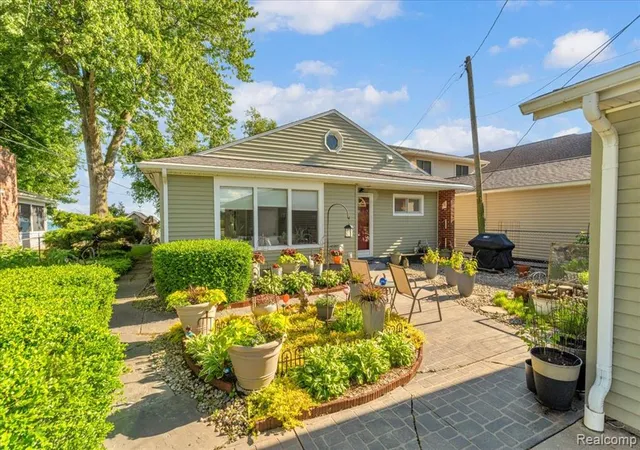 2nd image of 9905 Dixie Hwy, Ira, MI 48023 2819 | MLS# 61004620