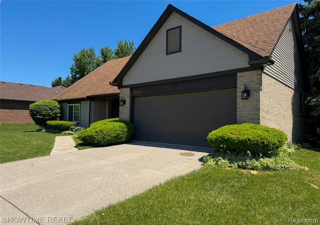 Photo 2 of Single Family Residence at 23010 Willowbrook Dr, Farmington Hills, MI 48335 | MLS# 60996189 |  | Sold on 2026-06-18