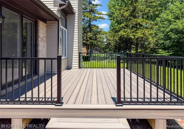 Photo 3 of Single Family Residence at 23010 Willowbrook Dr, Farmington Hills, MI 48335 | MLS# 60996189 |  | Sold on 2026-06-18