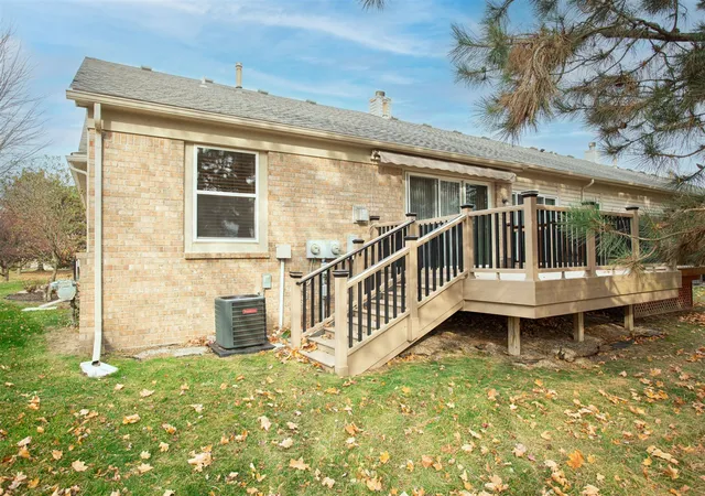 2nd image of 34262 Birchway Cir, Sterling Heights, MI 48312 | MLS# 70505570