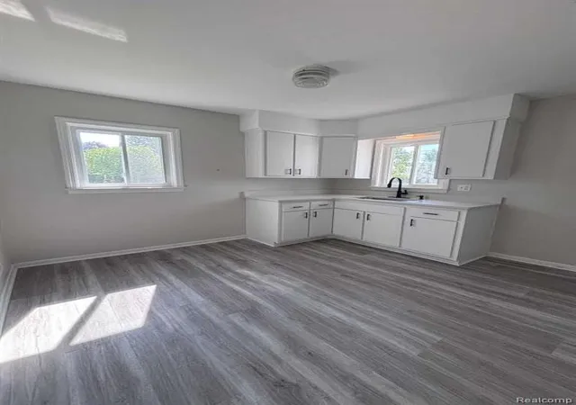 5th image of 28739 Grandon St, Livonia, MI 48150 4050 | MLS# 61005237