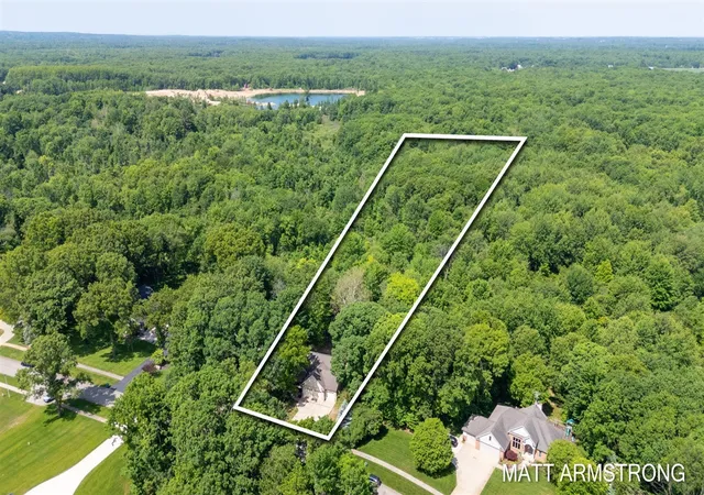 2nd image of 2135 Hilltop View Dr, Dorr, MI 49323 | MLS# 70537639