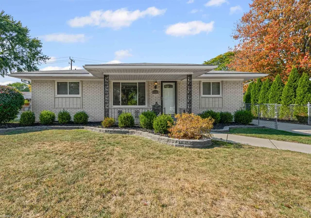 Photo 1 of Single family home for sale at 40453 Regency Dr, Sterling Heights, MI 48313 | MLS# 50191969 | Listing updated on 2025-10-23