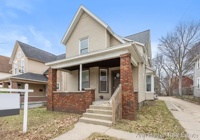 Homes for sale in Grand Rapids, MI | 727 Union Ave, Grand Rapids, MI 49503 | MLS# 70521956