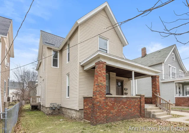 Homes for sale in Grand Rapids, MI | 727 Union Ave, Grand Rapids, MI 49503 | MLS# 70521956