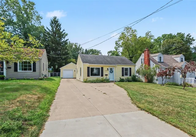 Photo 2 of Single family home for sale at 2313 Waverly St, Kalamazoo, MI 49006 | MLS# 70554925 | Listing updated on 2026-08-27
