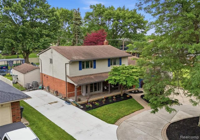 Photo 3 of Sale Pending at 37402 Radde St, Clinton Township, MI 48036 | MLS# 61019988 | Listing updated on 2026-08-18