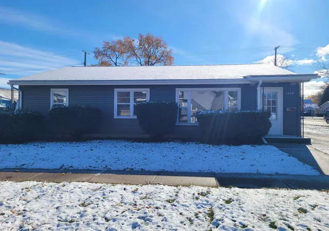Photo 3 of Sale Pending at 1434 Nelson St, Port Huron, MI 48060 | MLS# 50194002 | Listing updated on 2025-11-18