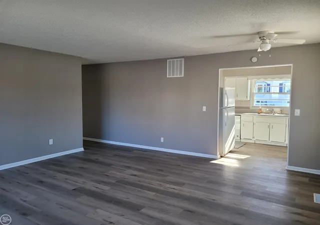 Photo 4 of Sale Pending at 1434 Nelson St, Port Huron, MI 48060 | MLS# 50194002 | Listing updated on 2025-11-18