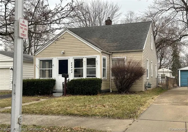 2nd image of 20924 Ridgemont Rd, Harper Woods, MI 48225 | MLS# 60979686