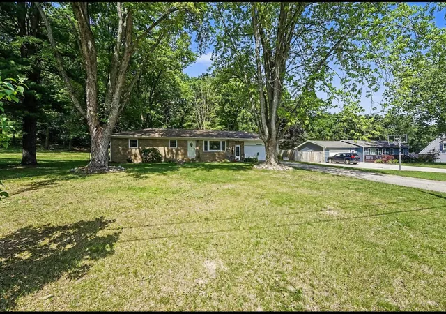 Homes for sale in Greenville, MI | 7114 Kay Dr, Greenville, MI 48838 | MLS# 70543086