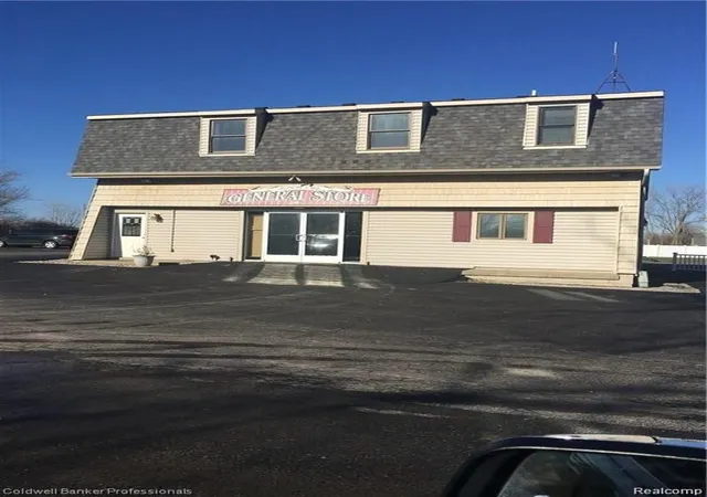Homes for sale in Durand, MI | 10001 E Goodall Road, Durand, MI 48429 | Houzeo