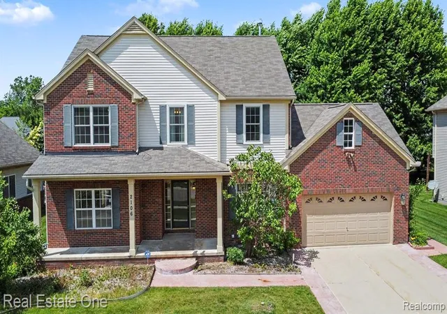 3rd image of 2106 Cattail Cir, Rochester Hills, MI 48309 | MLS# 61004552