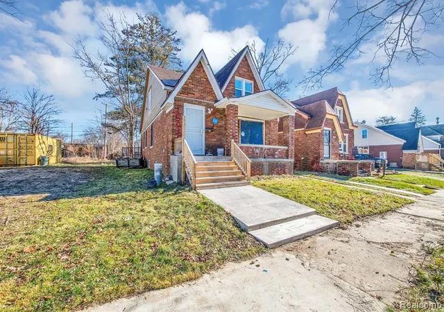 Photo 3 of Sale Pending at 15036 Tracey St, Detroit, MI 48227 | MLS# 60286340 | Listing updated on 2025-06-20