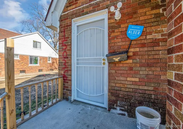 Photo 3 of Sale Pending at 15036 Tracey St, Detroit, MI 48227 | MLS# 60286340 | Listing updated on 2025-06-20