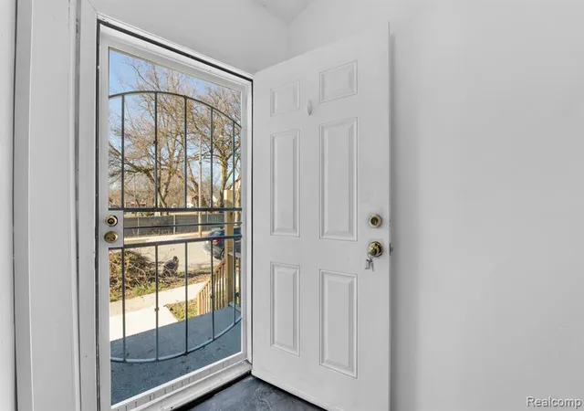 Photo 4 of Sale Pending at 15036 Tracey St, Detroit, MI 48227 | MLS# 60286340 | Listing updated on 2025-06-20