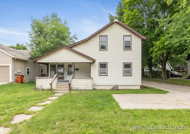 Photo 2 of Single family home for sale at 227 E Division St, Rockford, MI 49341 | MLS# 70542270 | Listing updated on 2026-08-10