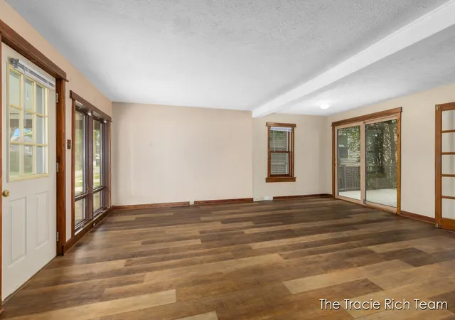 Photo 3 of Single family home for sale at 227 E Division St, Rockford, MI 49341 | MLS# 70542270 | Listing updated on 2026-08-10