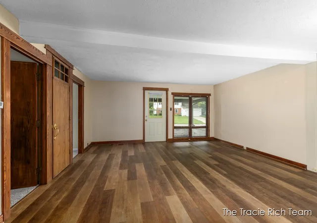 Photo 4 of Single family home for sale at 227 E Division St, Rockford, MI 49341 | MLS# 70542270 | Listing updated on 2026-08-10