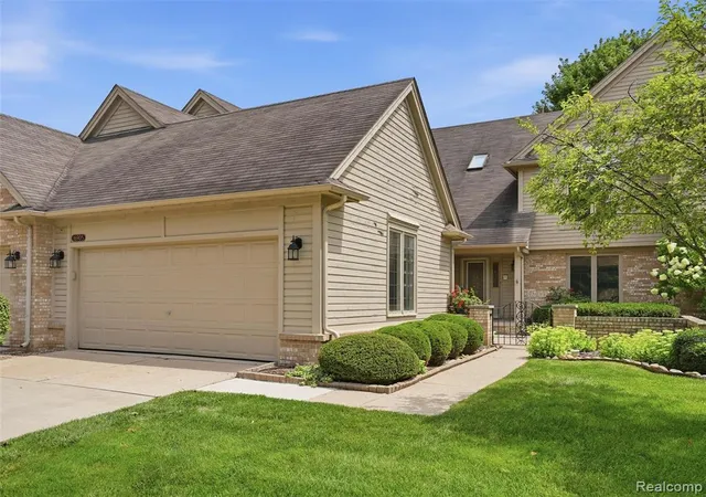 2nd image of 16905 Coral Ln, Macomb, MI 48042 | MLS# 61020440