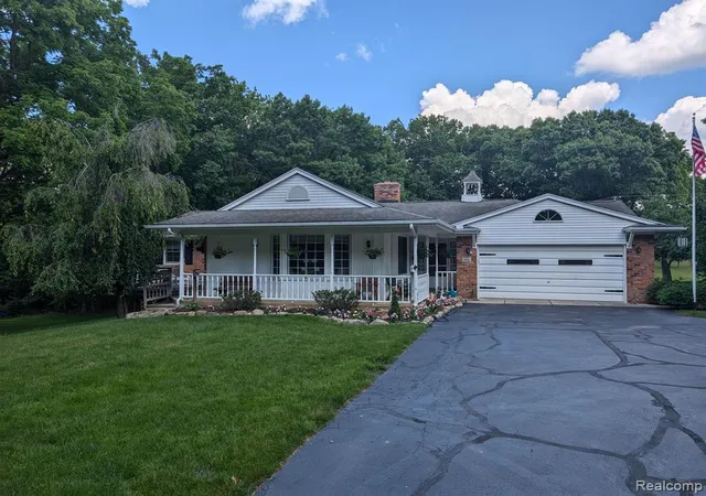 Photo 1 of Sale Pending at 3641 Green Lake Rd, West Bloomfield, MI 48324 | MLS# 60323255 | Listing updated on 2025-11-12
