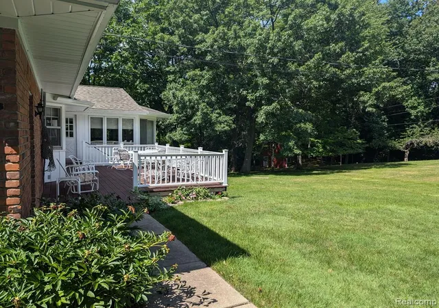 Photo 2 of Sale Pending at 3641 Green Lake Rd, West Bloomfield, MI 48324 | MLS# 60323255 | Listing updated on 2025-11-12