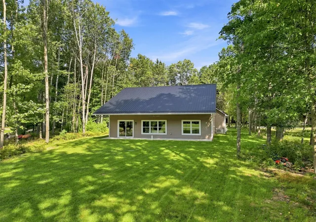 Photo 2 of Single family home for sale at 6805 Mayfair Dr, Canadian Lakes, MI 49346 | MLS# 70543289 | Listing updated on 2026-08-31