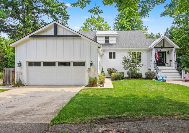 2nd image of 16381 Greenly St, Holland, MI 49424 | MLS# 70552084