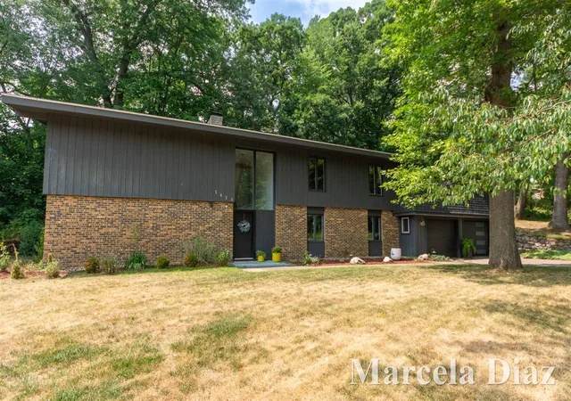 Photo 2 of Single family home for sale at 3431 Tricklewood Dr, Grand Rapids, MI 49546 | MLS# 70546716 | Listing updated on 2026-09-11