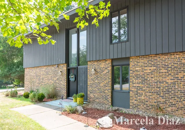 Photo 3 of Single family home for sale at 3431 Tricklewood Dr, Grand Rapids, MI 49546 | MLS# 70546716 | Listing updated on 2026-09-11