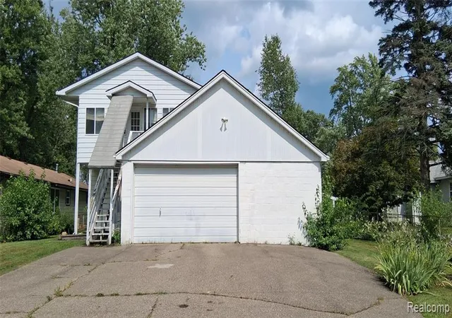 Photo 19 of Single family home for sale at 1810 Thorndale St, Commerce Township, MI 48382 | MLS# 61004550 | Listing updated on 2026-08-16