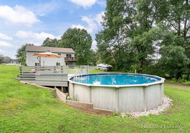 5th image of 6998 Riverwood Dr, Belding, MI 48809 | MLS# 70553545