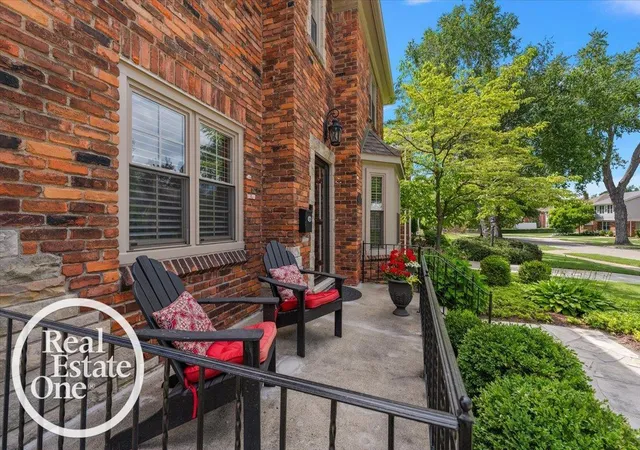 Homes for sale in Grosse Pointe Farms, MI | 305 Moran Rd, Grosse Pointe Farms, MI 48236 | MLS# 50212614