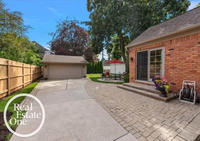 Homes for sale in Grosse Pointe Farms, MI | 305 Moran Rd, Grosse Pointe Farms, MI 48236 | MLS# 50212614