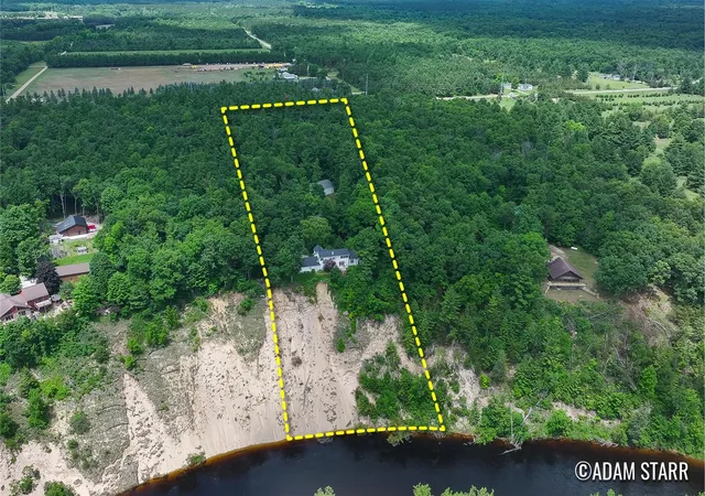 Homes for sale in Newaygo, MI | 3896 Croton Dr, Newaygo, MI 49337 | MLS# 70544127