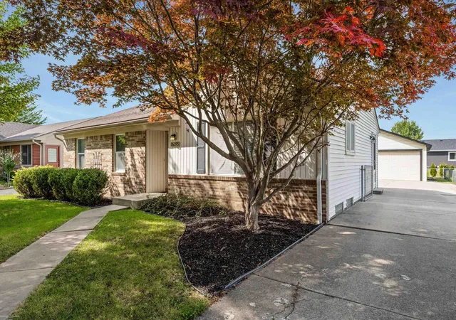 Photo 3 of Sale Pending at 16395 Sudbury Ct, Macomb, MI 48044 | MLS# 50220052 | Listing updated on 2026-08-31