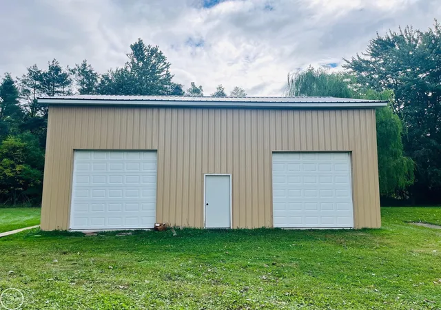 Photo 2 of Sale Pending at 9250 Rynn Rd, Avoca, MI 48006 | MLS# 50219984 | Listing updated on 2026-09-28