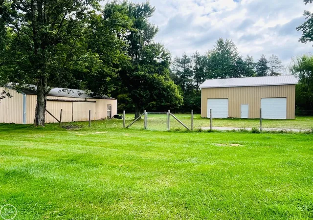 Photo 3 of Sale Pending at 9250 Rynn Rd, Avoca, MI 48006 | MLS# 50219984 | Listing updated on 2026-09-28