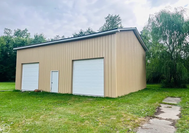 Photo 4 of Sale Pending at 9250 Rynn Rd, Avoca, MI 48006 | MLS# 50219984 | Listing updated on 2026-09-28