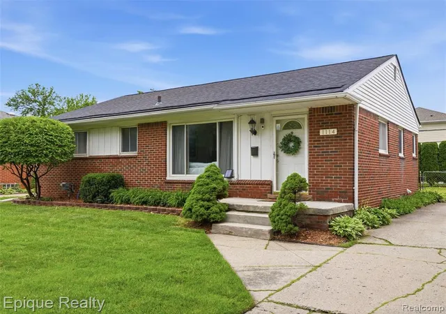 Photo 2 of Single family home for sale at 1114 W 13 Mile Rd, Royal Oak, MI 48073 2413 | MLS# 61010742 | Listing updated on 2026-09-15
