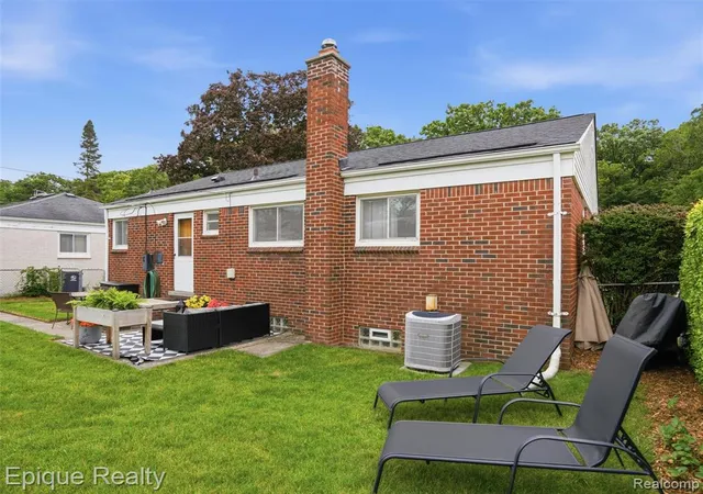 Photo 34 of Single family home for sale at 1114 W 13 Mile Rd, Royal Oak, MI 48073 2413 | MLS# 61010742 | Listing updated on 2026-09-15