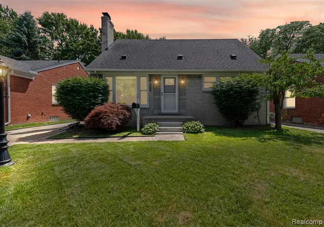 Homes for sale in Harper Woods, MI | 20700 Damman St, Harper Woods, MI 48225 | MLS# 61003617